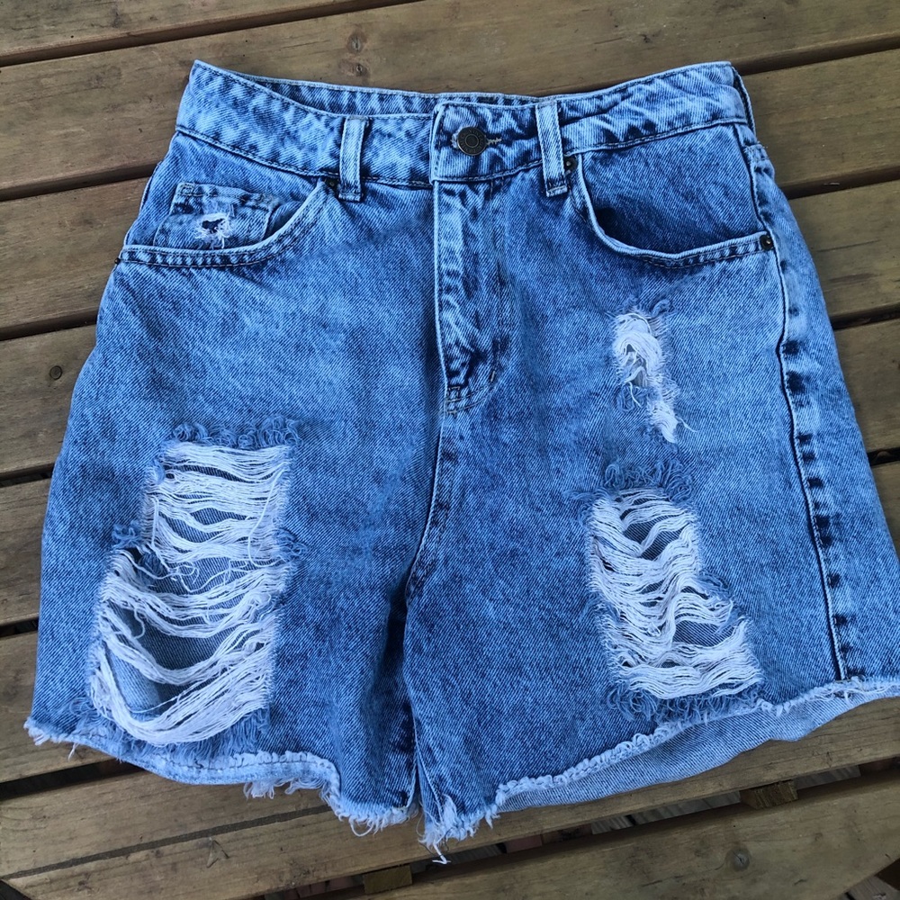 High Waisted Ripped Jean Shorts!